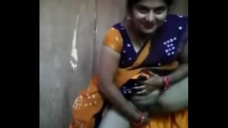 Hot Bhabhi With Kheera In Pussy